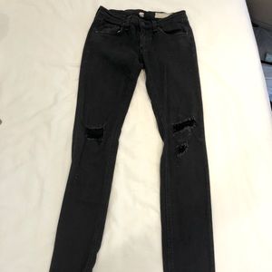 Black ripped skinny jeans